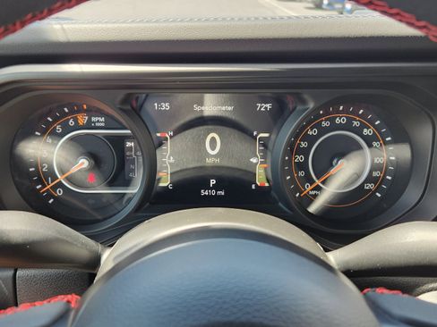 Used 2024 Jeep Gladiator Rubicon AWD/4WD image 17