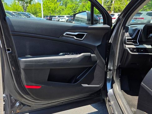 Used 2023 Kia Sportage LX FWD image 19