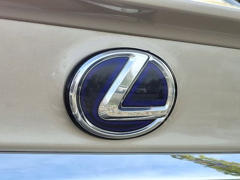 Used 2013 Lexus ES 300h w/ Luxury Pkg FWD image 29