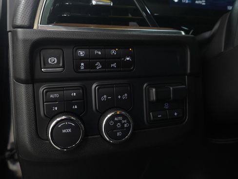 Used 2025 Chevrolet Tahoe High Country w/ Sun And Tow Package AWD/4WD image 31