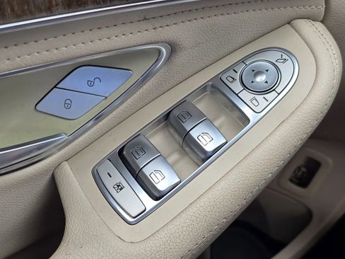 Used 2016 Mercedes-Benz C 300 Sedan image 24
