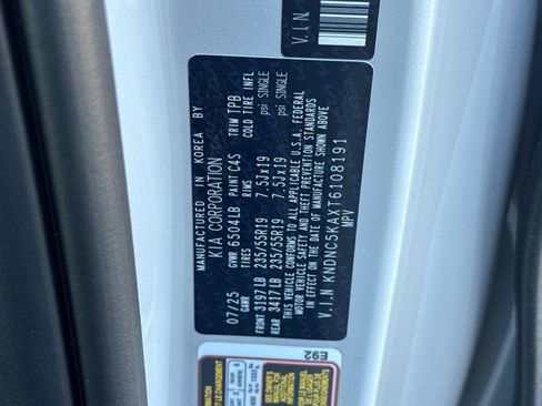 New 2026 Kia Carnival EX image 29