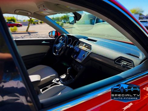 Used 2018 Volkswagen Tiguan SE image 10