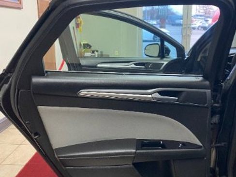 Used 2013 Ford Fusion S image 7