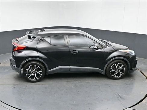 Used 2018 Toyota C-HR image 33