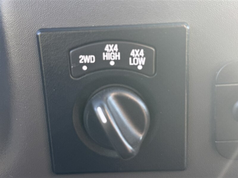 Used 2004 Ford F250 Lariat AWD/4WD image 16