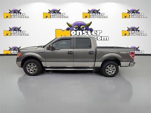 Used 2011 Ford F150 XLT w/ XLT Chrome Pkg image 8