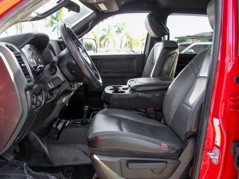 Used 2022 RAM 2500 Tradesman w/ Chrome Appearance Group image 16