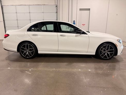 Used 2022 Mercedes-Benz E 350 Sedan w/ AMG Line Exterior image 4