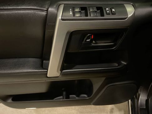 Used 2013 Toyota 4Runner Limited image 13