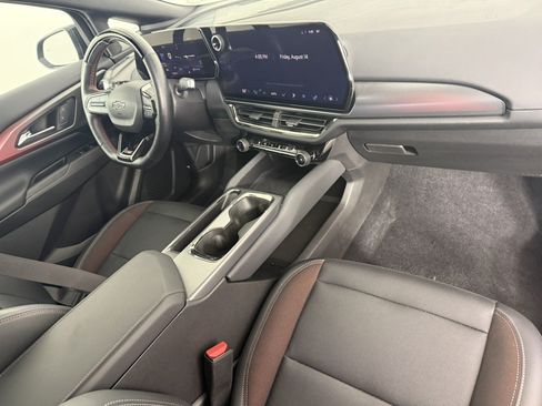 Used 2024 Chevrolet Equinox EV RS FWD image 11