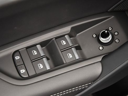 Certified 2025 Audi Q5 2.0T Premium Plus image 35