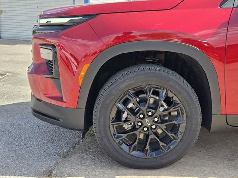 New 2026 Chevrolet Traverse LT w/ Midnight/Sport Edition FWD image 8