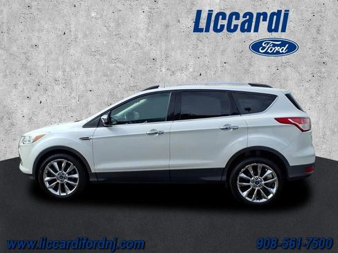 Used 2015 Ford Escape SE w/ SE Chrome Package image 4