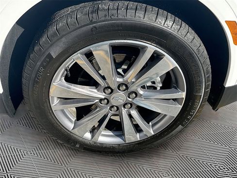 Used 2024 Cadillac XT5 Premium Luxury image 34