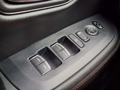 Certified 2023 Honda HR-V Sport image 9