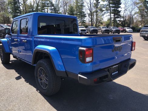 New 2026 Jeep Gladiator Sport image 12