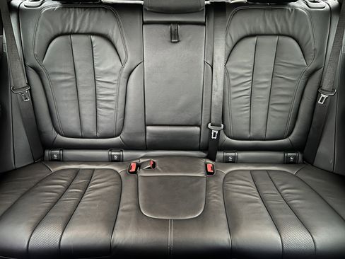 Used 2019 BMW X5 xDrive40i w/ Premium Package image 16