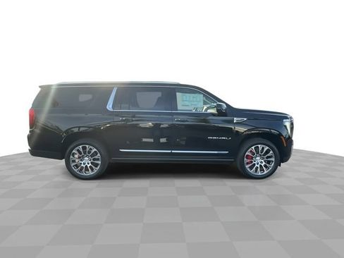New 2026 GMC Yukon XL Denali w/ Denali Reserve Package image 9