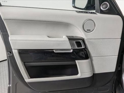 Used 2017 Land Rover Range Rover HSE AWD/4WD image 10