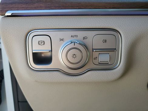 Certified 2026 Mercedes-Benz GLS 450 4MATIC image 29