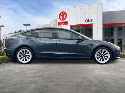 Used 2022 Tesla Model 3 Long Range AWD/4WD image 3