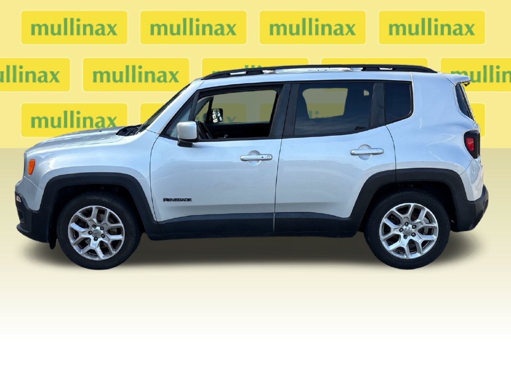Used 2018 Jeep Renegade Latitude FWD image 35