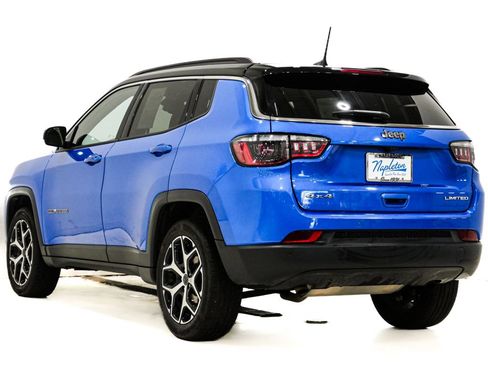 Used 2025 Jeep Compass Limited AWD/4WD image 7