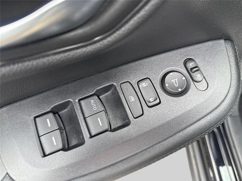 Used 2023 Honda HR-V LX image 7