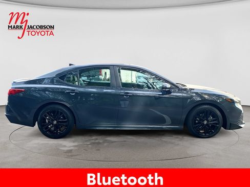 Used 2025 Toyota Camry SE FWD image 7