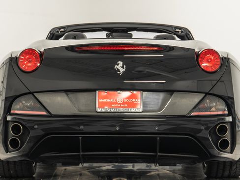 Used 2011 Ferrari California image 8