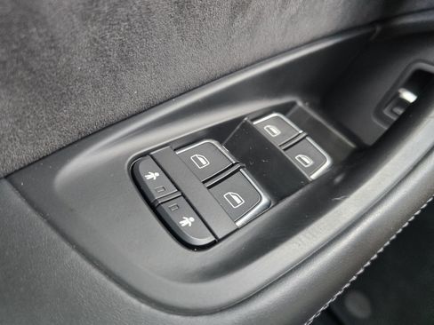 Used 2017 Audi S6 Prestige w/ S6 Sport Package AWD/4WD image 23