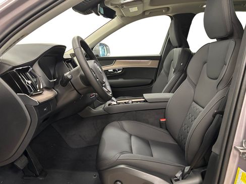 New 2026 Volvo XC90 B5 Core AWD/4WD image 12