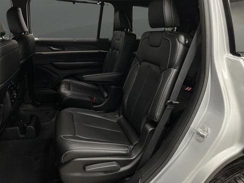 New 2025 Jeep Grand Cherokee L Limited w/ Luxury Tech Group II image 30