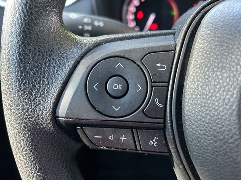 Certified 2025 Toyota RAV4 LE FWD image 19