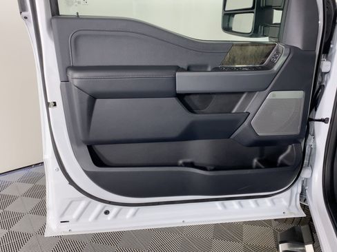 Used 2024 Ford F350 Lariat w/ FX4 Off-Road Package image 19