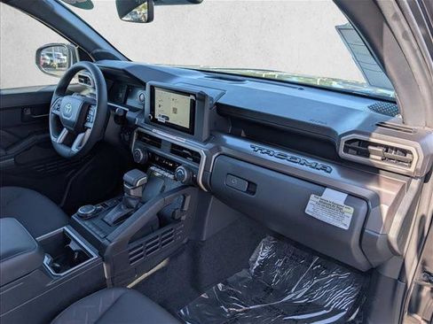 Certified 2025 Toyota Tacoma SR5 AWD/4WD image 26