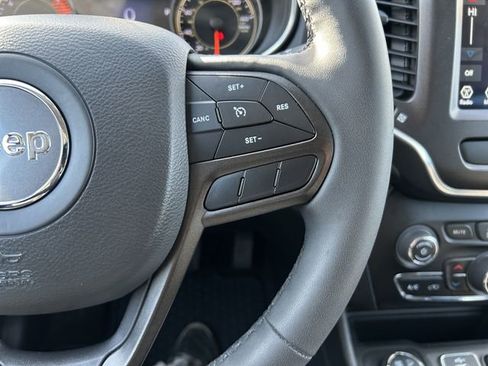 Used 2022 Jeep Cherokee Trailhawk image 31