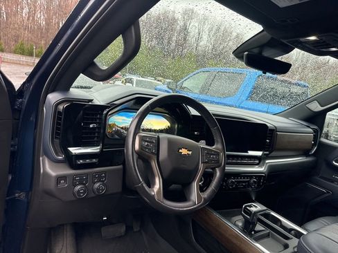 Used 2023 Chevrolet Silverado 1500 High Country w/ High Country Premium Package image 19