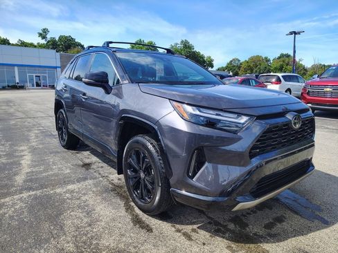 Used 2025 Toyota RAV4 XSE w/ Weather Package AWD/4WD image 3