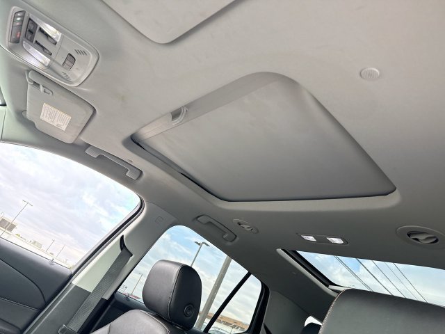 Used 2018 Chevrolet Traverse Premier w/ Driver Confidence II Package FWD image 22