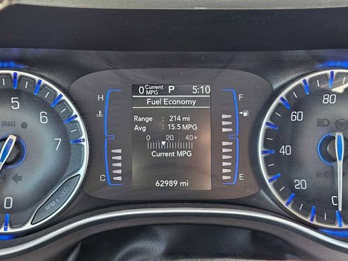 Used 2023 Chrysler Voyager LX image 25