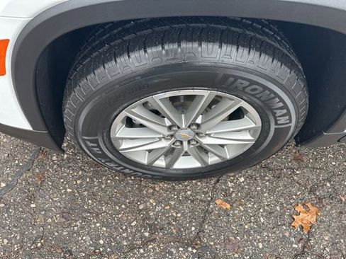 Used 2023 Chevrolet Traverse LT w/ LPO, Floor Liner Package image 10