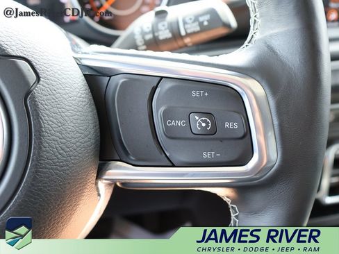 Used 2020 Jeep Wrangler Unlimited Sahara AWD/4WD image 26