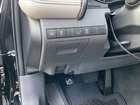 Certified 2023 Toyota Camry SE image 34