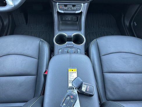 Used 2024 GMC Terrain SLT w/ Infotainment Package II AWD/4WD image 21