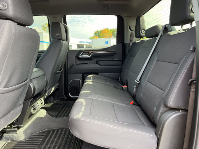 Used 2025 Chevrolet Silverado 1500 LT AWD/4WD image 4