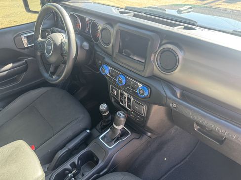 Used 2018 Jeep Wrangler Unlimited Sport S image 19