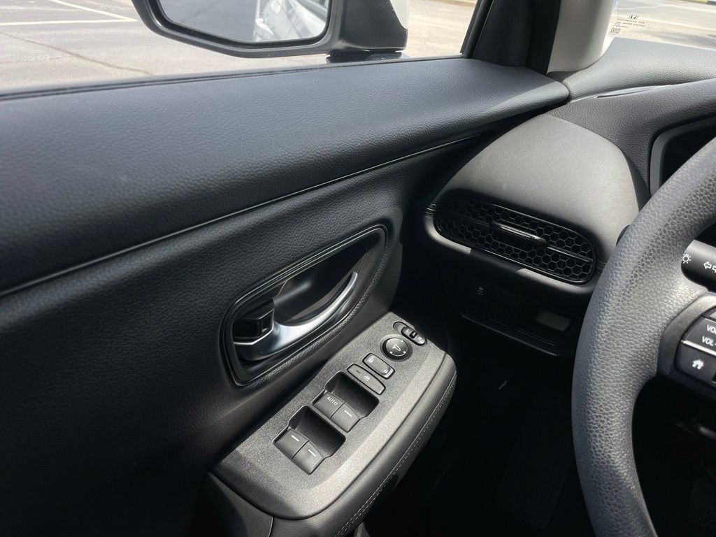 Certified 2025 Honda HR-V LX image 22