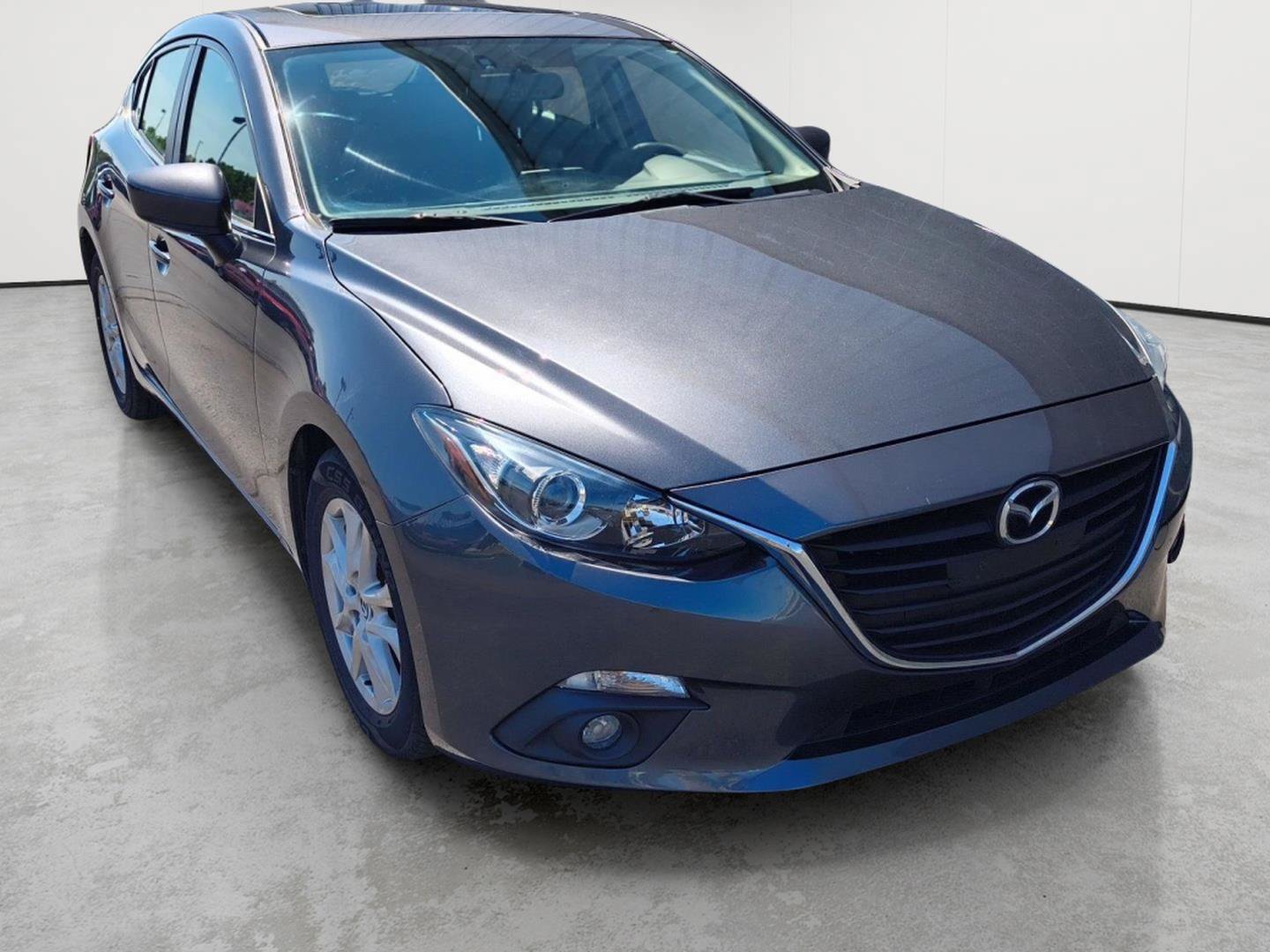 Used 2016 MAZDA MAZDA3 i Touring w/ Popular Equipment Package FWD image 2